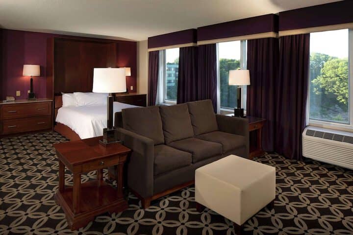 Room 28 of 51