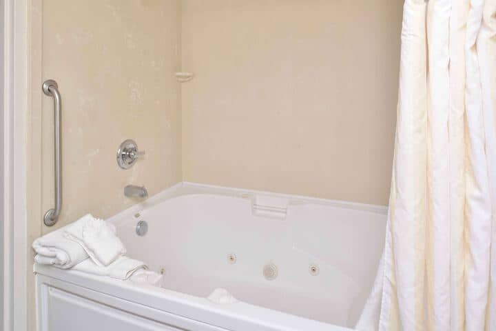 Room 43 of 62