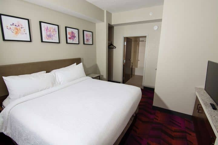 Room 27 of 63
