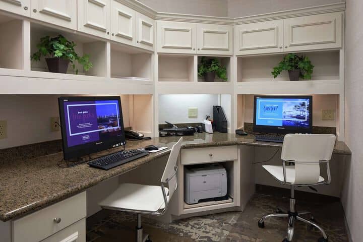 Business Center 62 of 69
