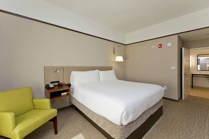 Room 33 of 68
