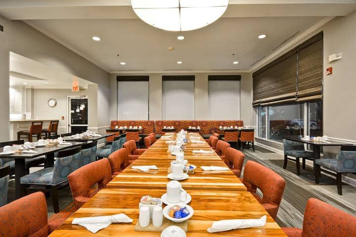 Dining 41 of 48