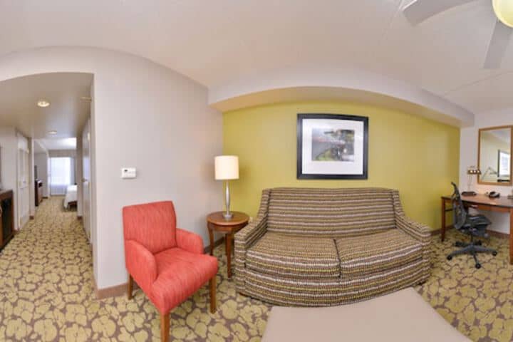 Room 35 of 62