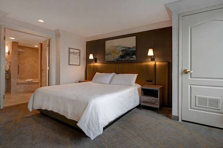 Room 26 of 90