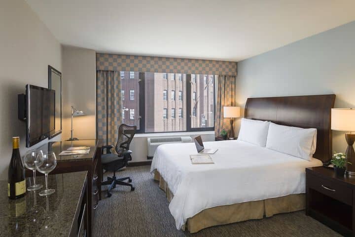 Room 4 of 37