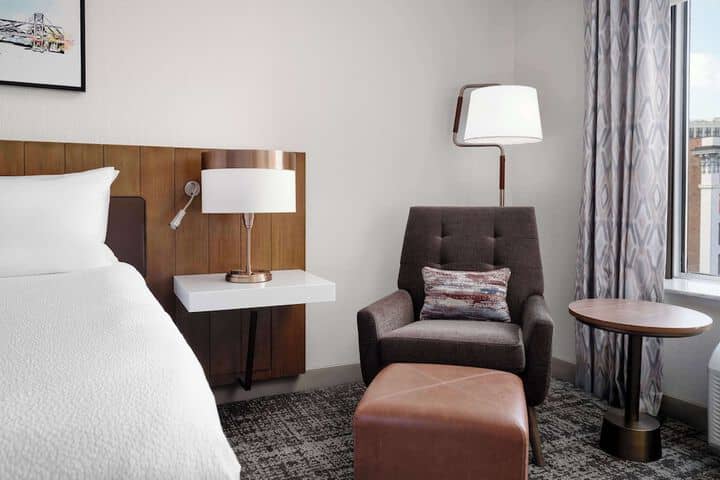 Room 17 of 31
