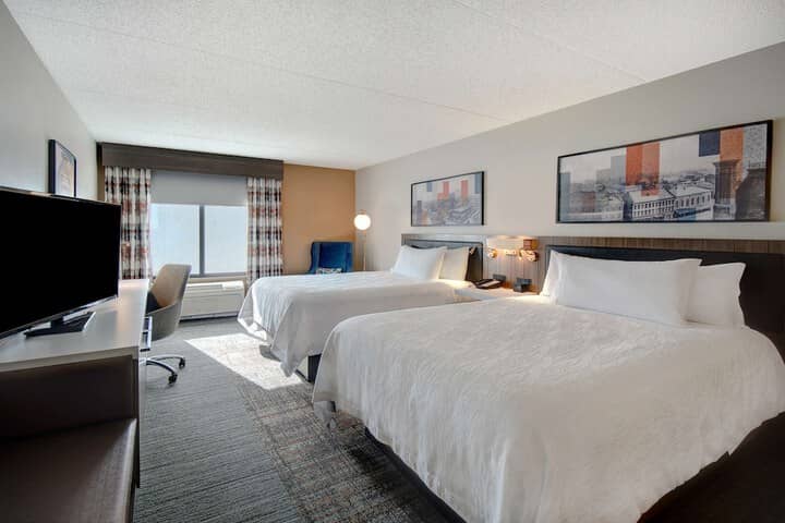Room 28 of 104