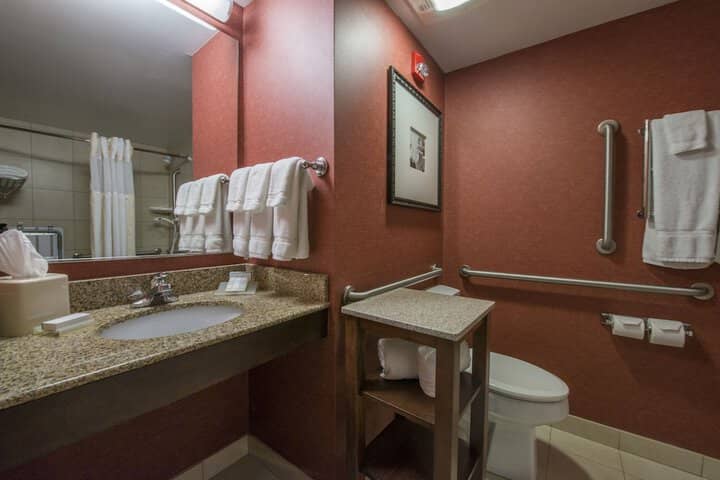 Room 10 of 48