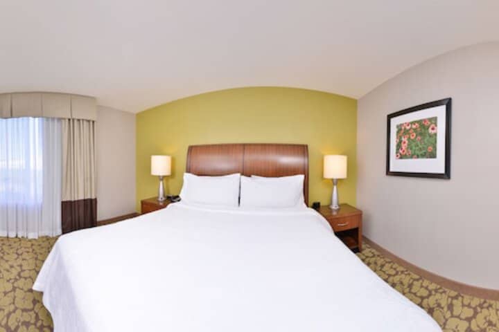 Room 4 of 62