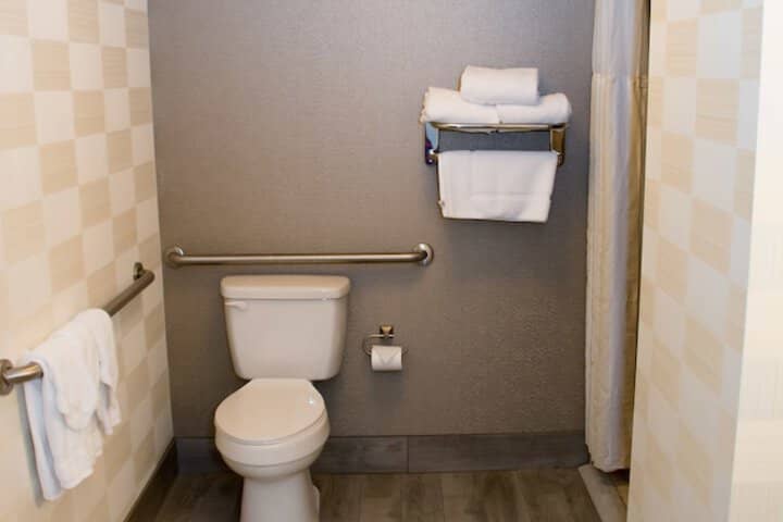 Room 18 of 40