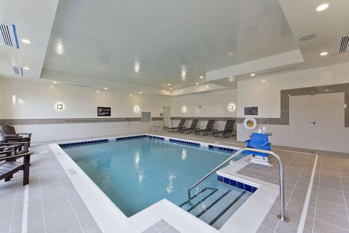 Pool 40 of 68
