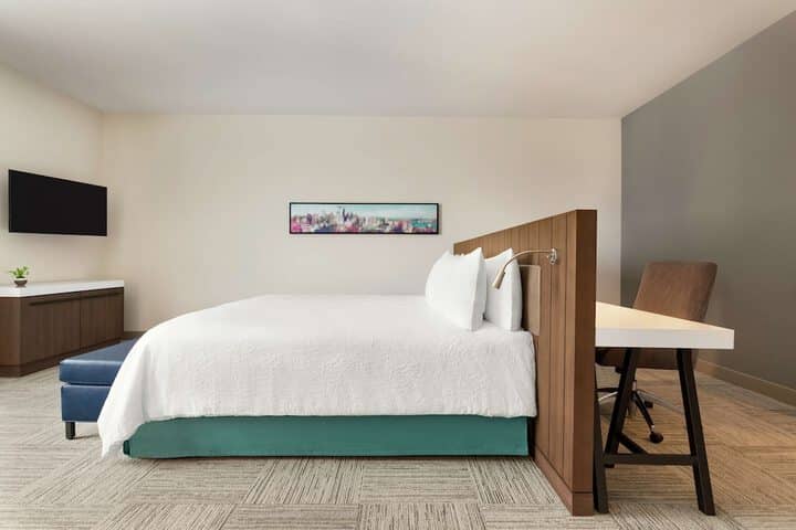 Room 8 of 32