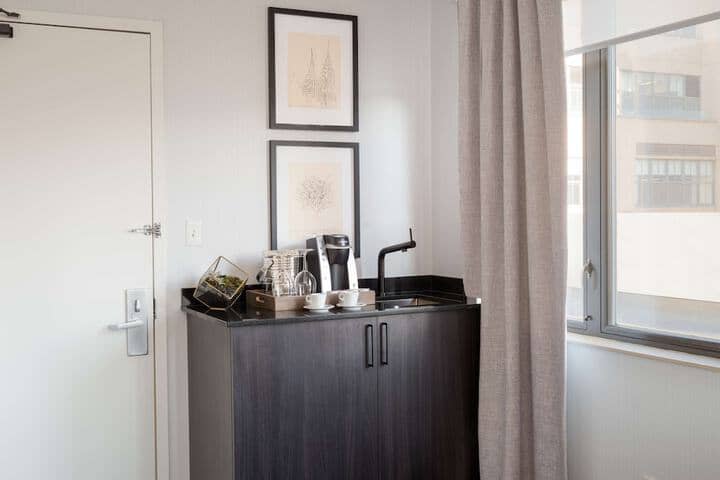 Room 21 of 37