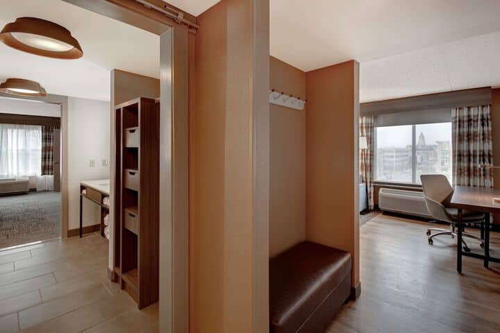 Room 30 of 104